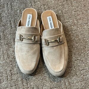 Steve Madden Beige Suede Mules with Gold Chain